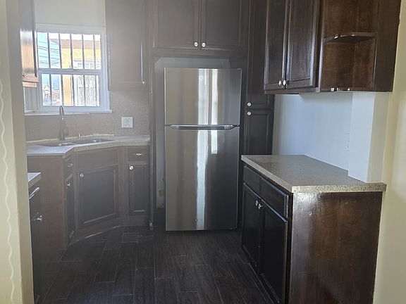 4th image of 1144 W 93rd St