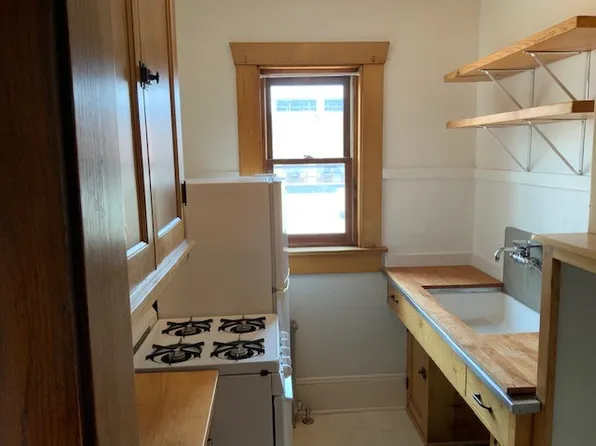 2205 N Farwell Ave #9, Milwaukee, WI 53202
