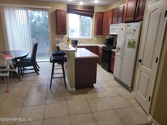 4th image of 2398 SUNSET BLUFF Drive