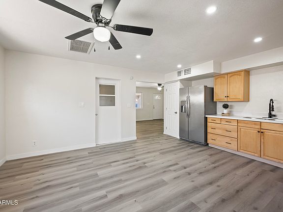 5th image of 1427 W 6TH Drive