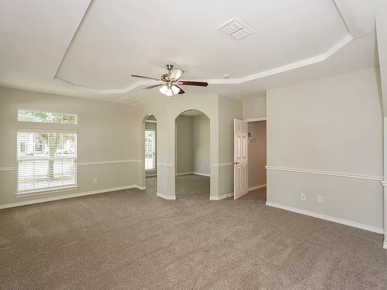 1114 Fleming Ct — Photo 11