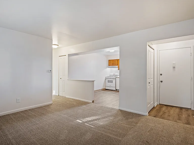 1000 36th St SW — Photo 5
