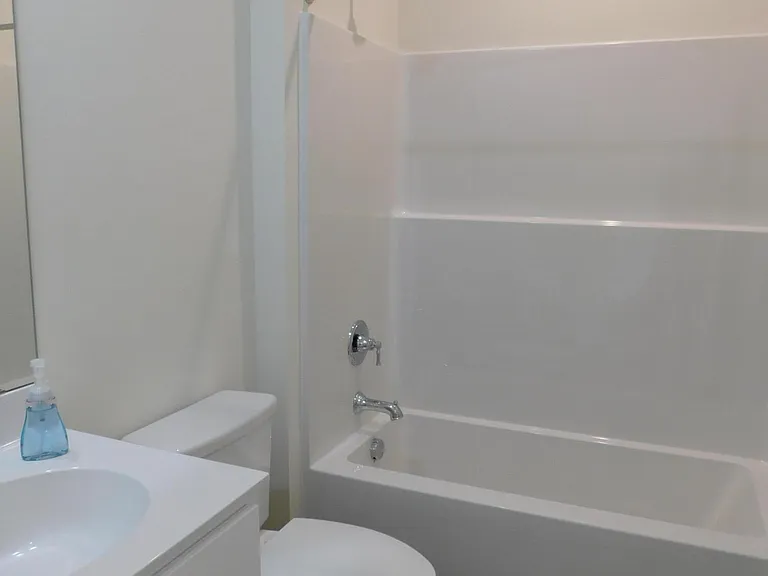 100 Palm Cir — Photo 7