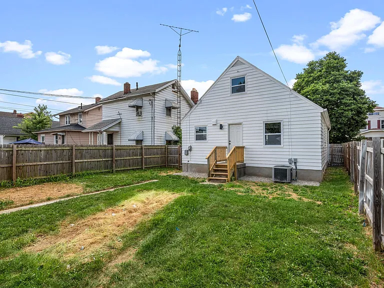 1210 Arbor Ave — Photo 5