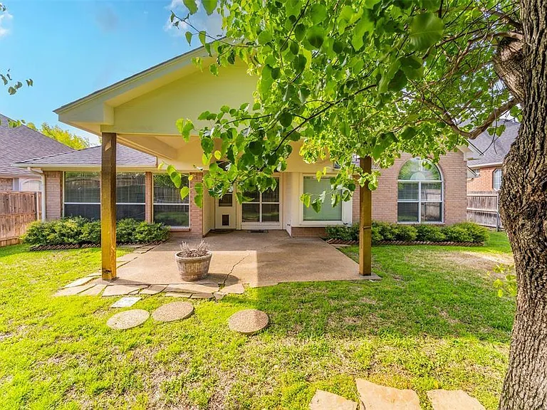 2231 Templeton Dr — Photo 22