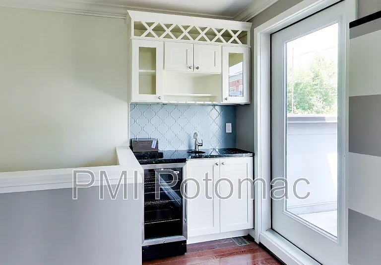 5600 45th Ave — Photo 33