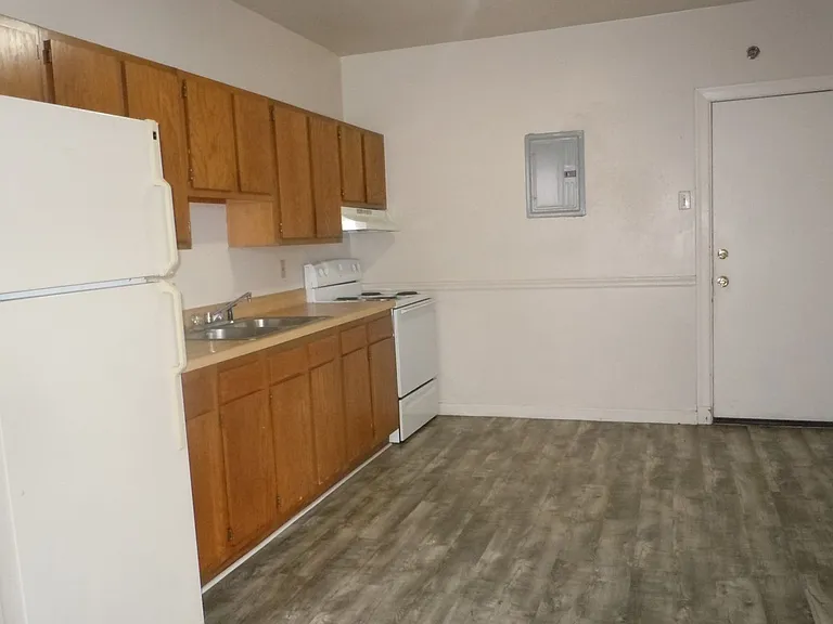 108 S Clinton St — Photo 9