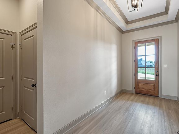 5th image of 9220 Villas Ct