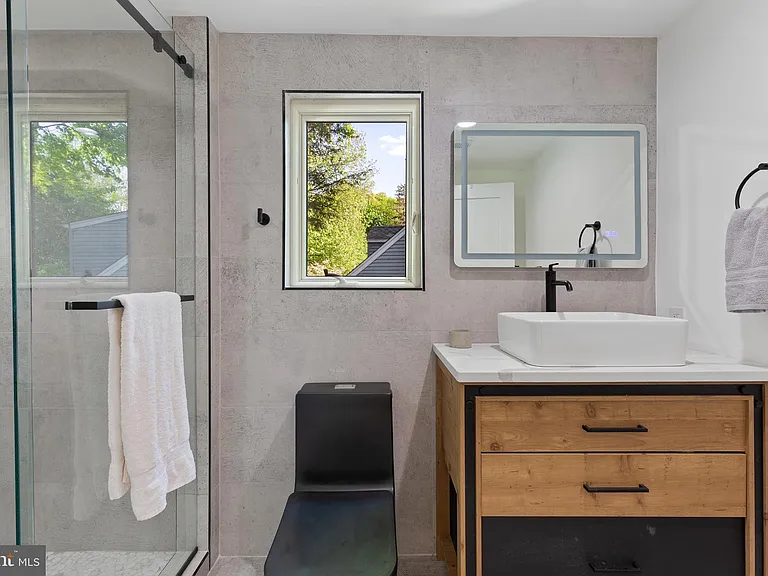 101 Lakeshore Dr — Photo 18