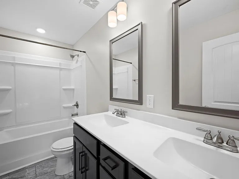 1385 Sussex Dr — Photo 17