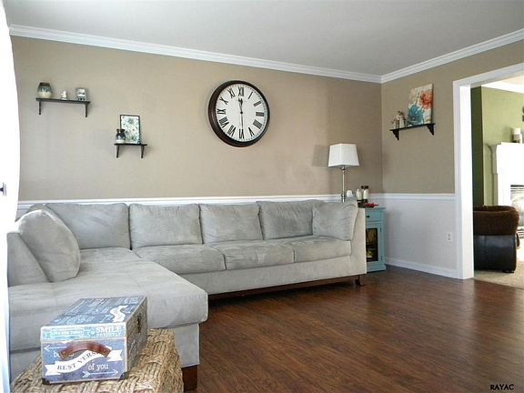 3rd image of 3158 Jillian Dr
