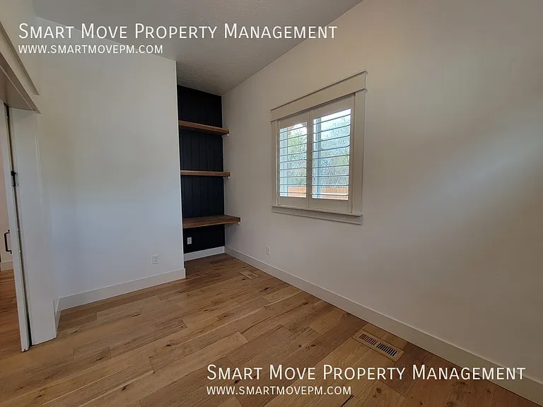 2463 N Ashgrove Ln — Photo 10