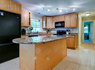 158 High Range Rd, Londonderry, NH 03053