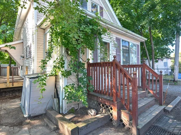 1 Munster Ter, Waltham, MA 02451