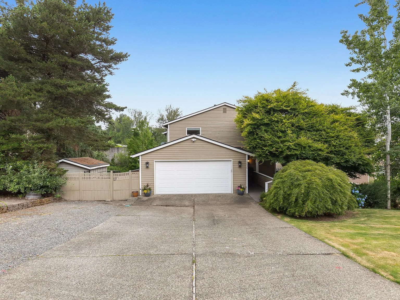 5 bed, 1920 sqft, $6,450 — Photo 3