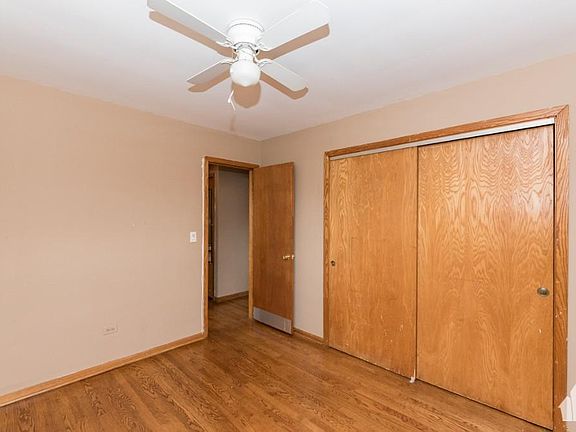 2nd image of 3942 N California Ave #1226