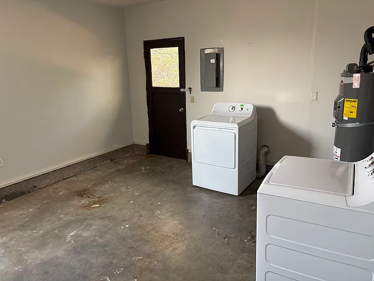 1260 W 2nd St — Photo 9