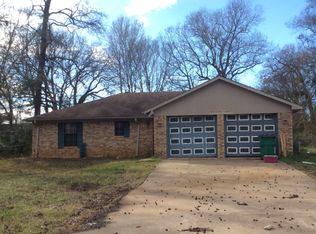 2255 N Cerliano Dr, Longview, TX 75605