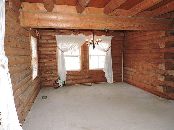 5th image of 209 Sandy Knob Ln