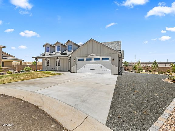 5th image of 1030 N Crown Cir