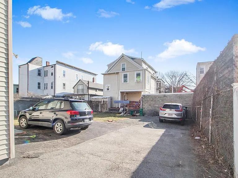 123 Willow St — Photo 16