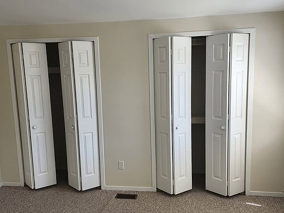 5th image of 736 Woods Ct
