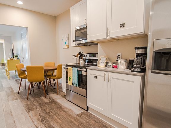 4th image of 2316-2318 25th Ave S #868d5b9c0