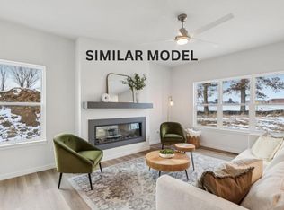 572 Buss Rd, Cottage Grove, WI 53527