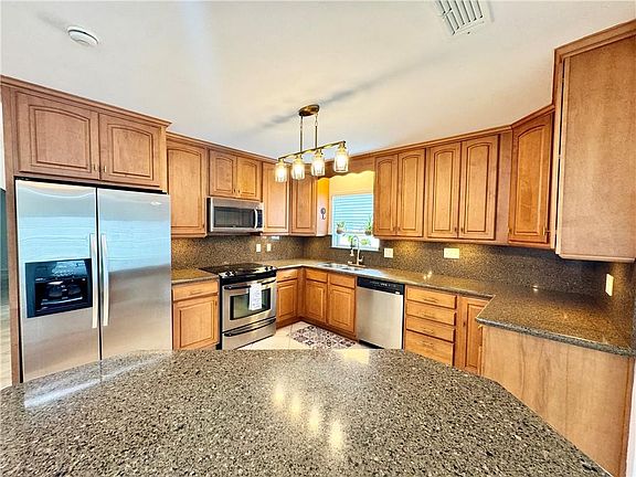 5th image of 4424 Courtland Dr
