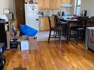 30-64 33rd St #3R, Astoria, NY 11102