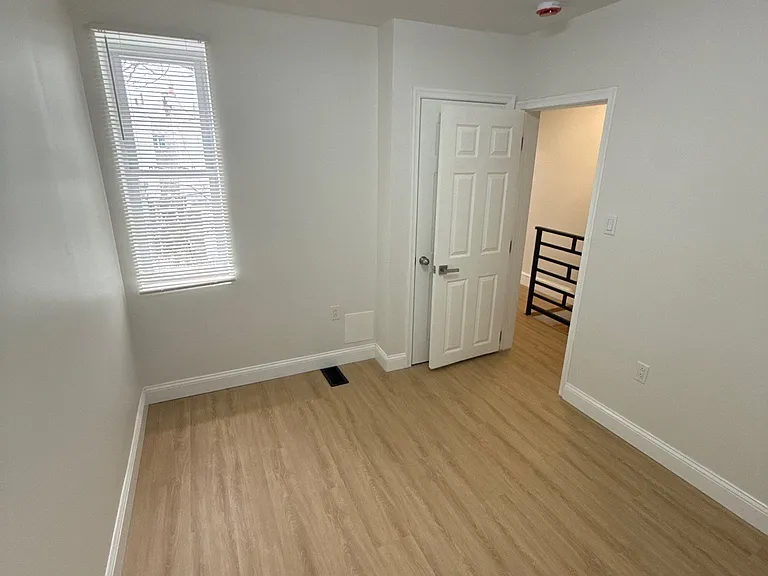 1320 S Myrtlewood St — Photo 18