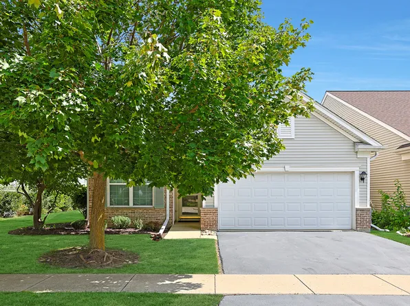 12524 Castle Rock Dr, Huntley, IL 60142