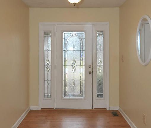 3rd image of 204 Jade Dr