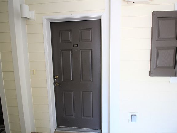 3rd image of 109 Laurel Wood Way W Garage #203