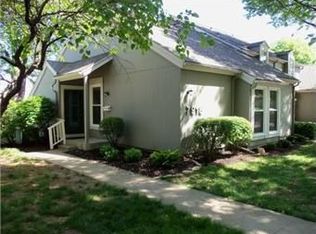 7918 Colony Ln, Lenexa, KS 66215