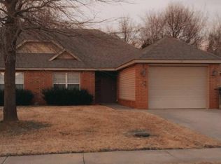 917 W Laura St, Rogers, AR 72758