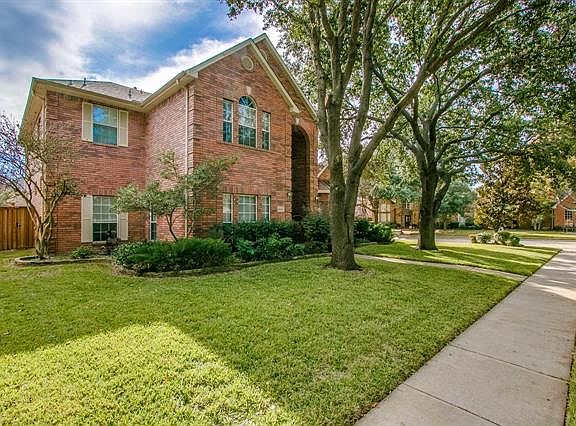 3rd image of 2600 Mossvine Dr