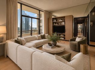 15 Greenway Plz Unit 26J, Houston, TX 77046