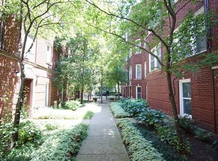 Farwell / Wolcott, Chicago, IL 60626