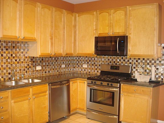 3rd image of 1022 Evergreen Cir