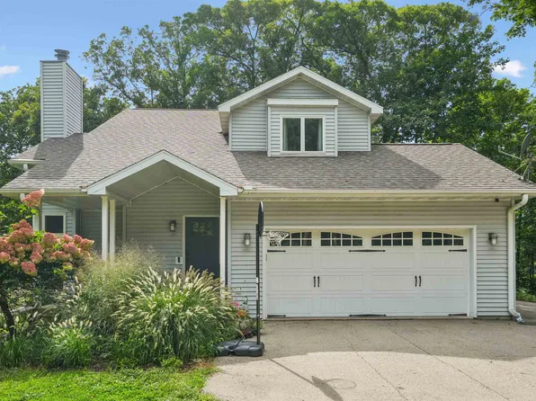 20772 253rd St, Delhi, IA 52223