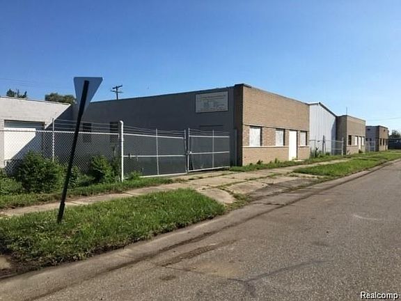 2nd image of 6121 Casmere St