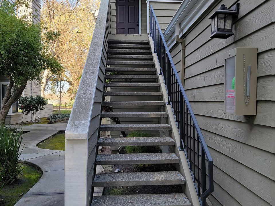 1st image of 1655 Parkview Green Cir