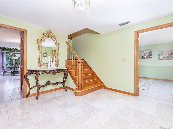 3rd image of 120 Lavender Ln