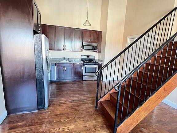 4th image of 711 Sip St #401