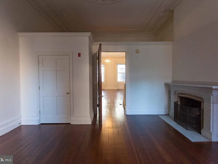 916 Spruce St #2R — Photo 5