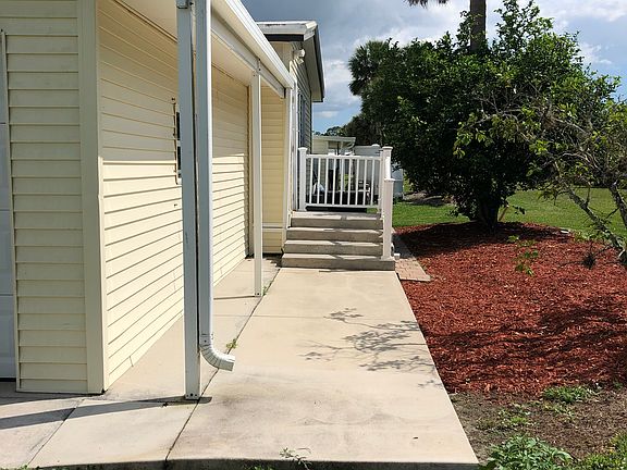4th image of 25740 Carnation Ct