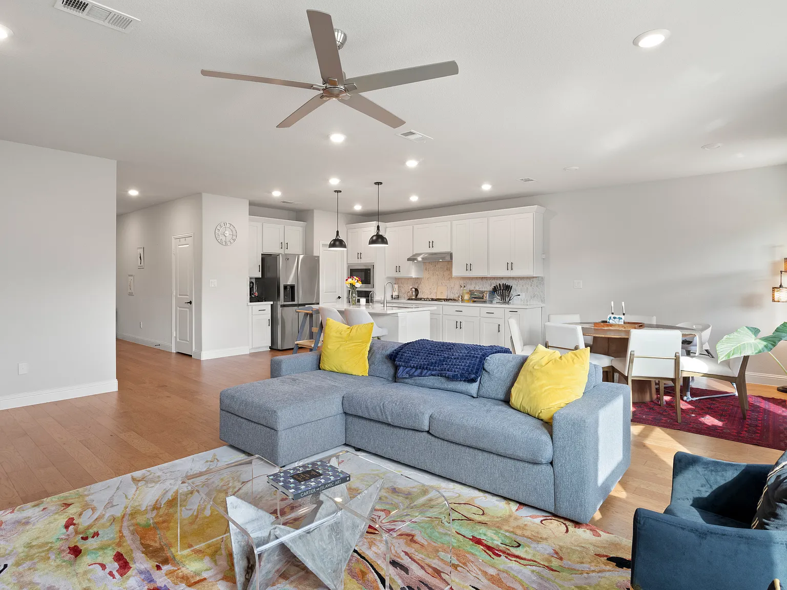 3 bed, 1704 sqft, $2,580 — Photo 4