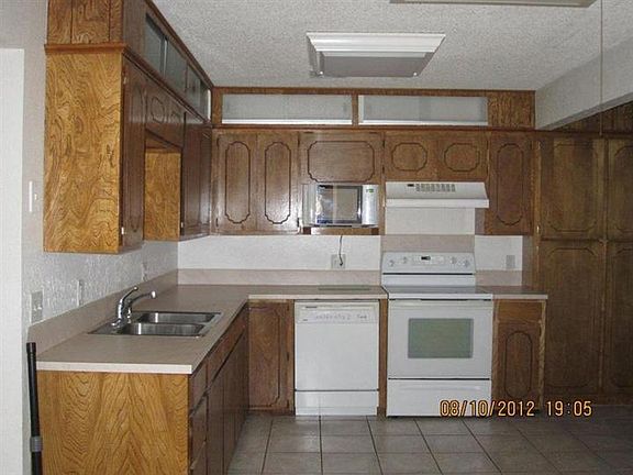 4th image of 7213 NW Cherry Cir