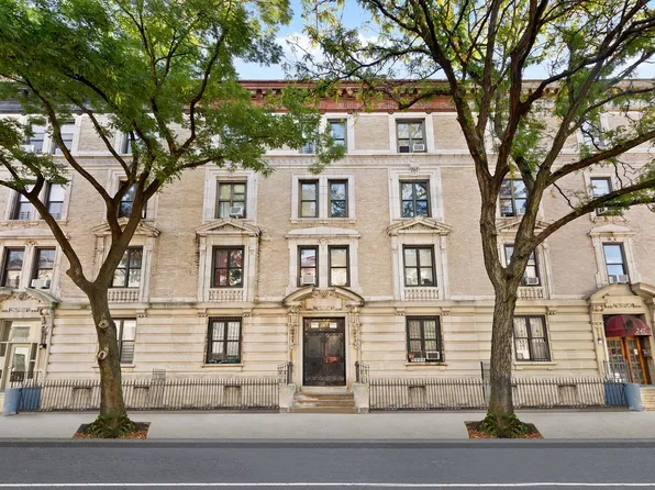 243 New York Avenue image 1 of 4